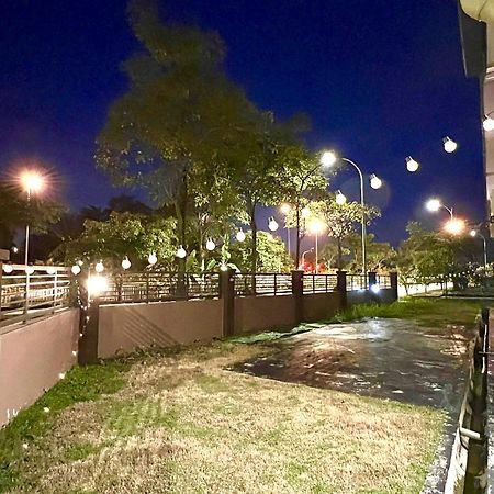 Quayside Cove Homestay - Corner House, Shah Alam Rimbayu Netflix Syok Tv Bbq Esterno foto