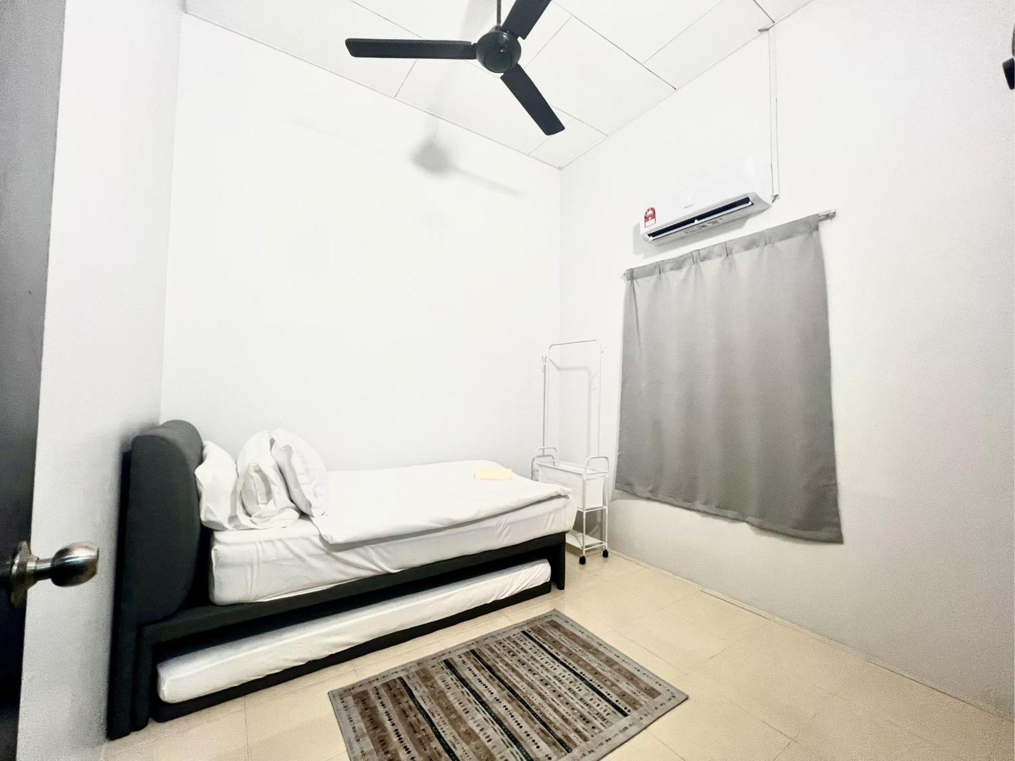 Quayside Cove Homestay - Corner House, Shah Alam Rimbayu Netflix Syok Tv Bbq Esterno foto